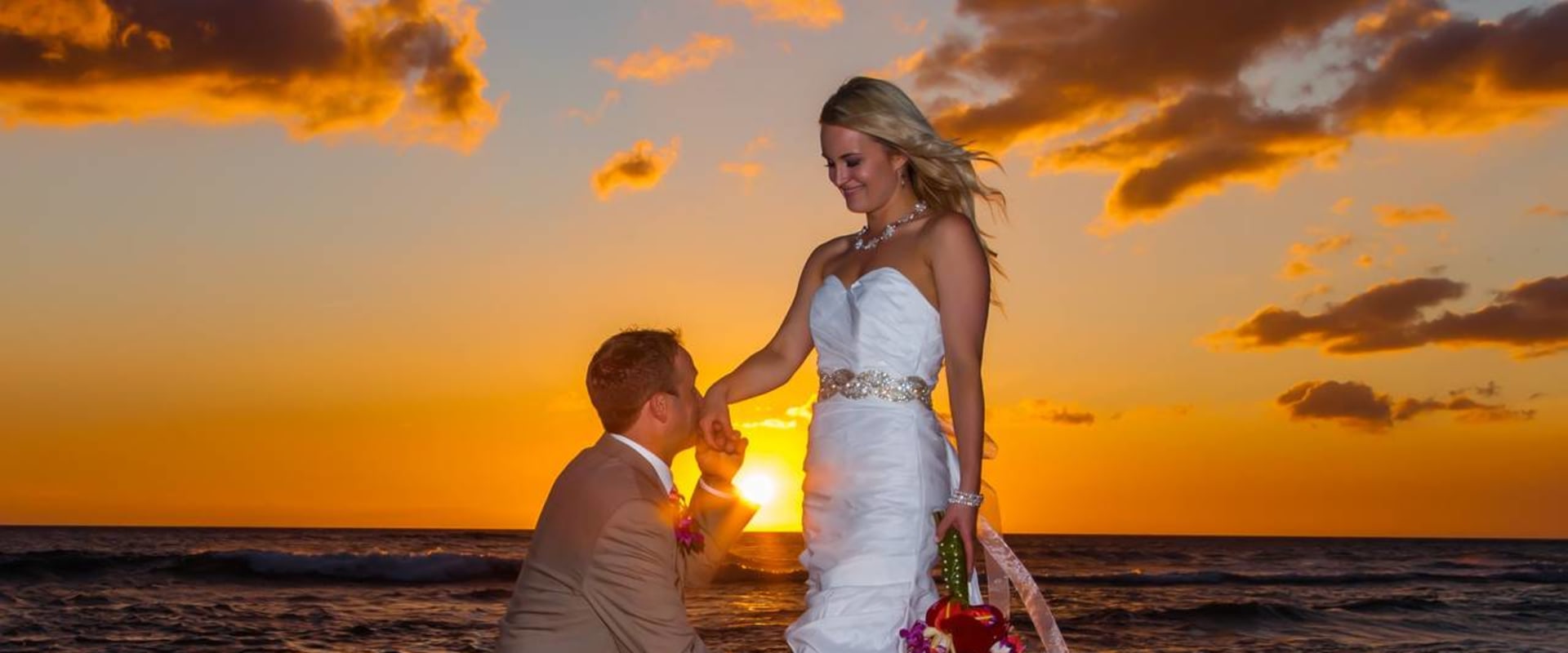Do Photographers in Kailua-Kona, Hawaii Offer Photo Booth Rental Services?