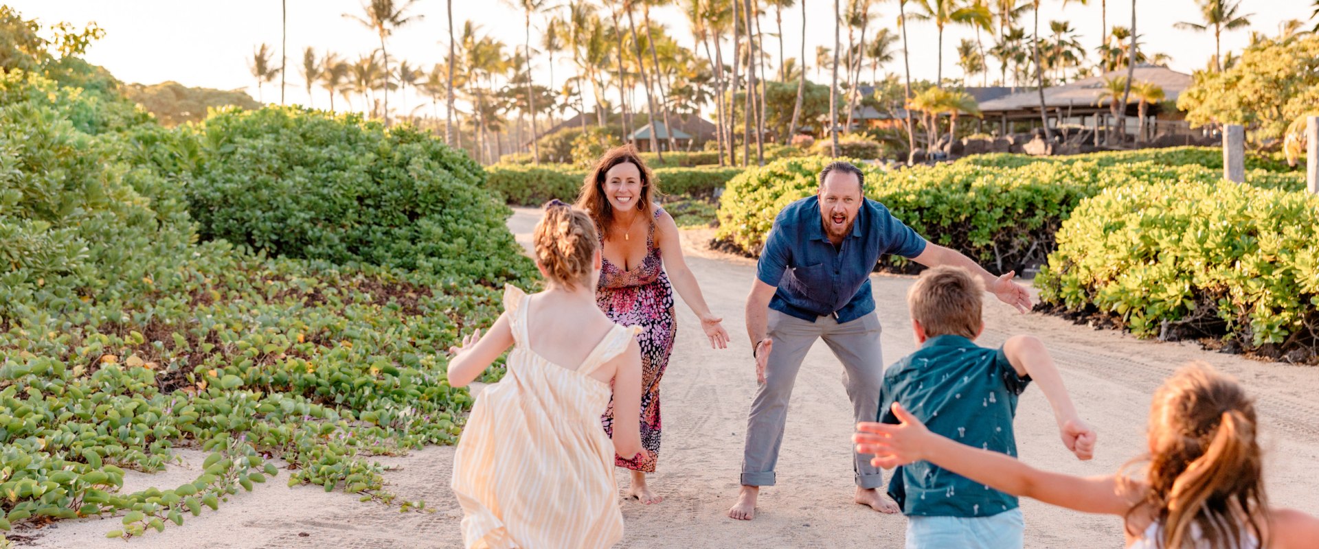 Do Photographers in Kailua-Kona, Hawaii Offer Professional Photo Editing or Retouching Services?