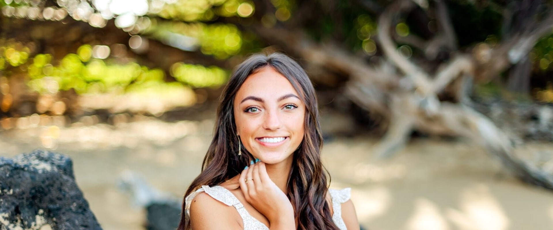 What is the Cost of a Professional Senior Portrait Session in Kailua-Kona, Hawaii?
